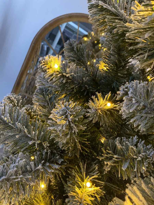 Albero di natale innevato con luci Oxford da 180 a 240 cm