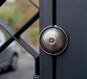 Kit montaggio defender Ufo per ante battenti o scorrevoli Meroni 3381-A